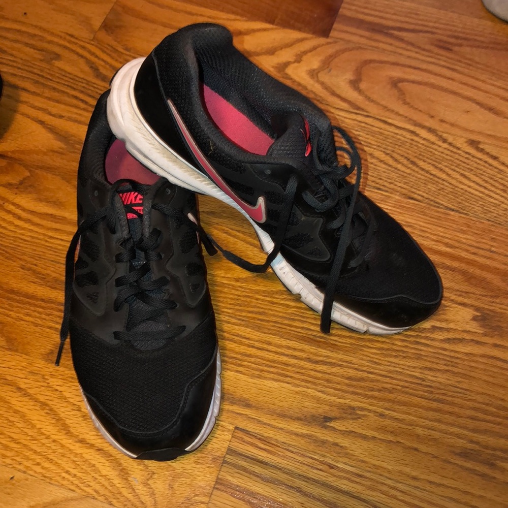 SIZE 12 NIKE DOWNSHIFTER 8’s BLACK AND PINK USED